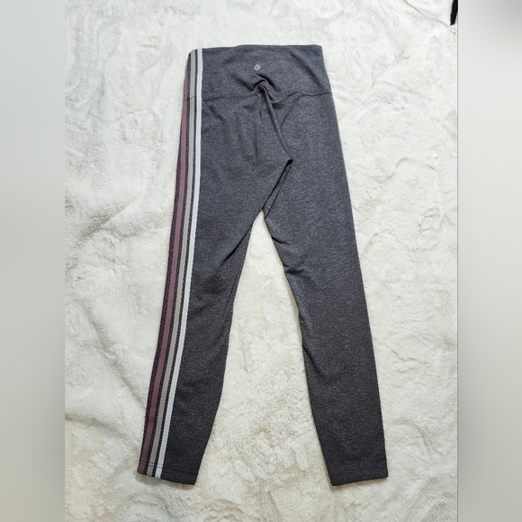 Lululemon Take A Hint 7/8 Tight *25". Size 6. - Picture 16 of 17